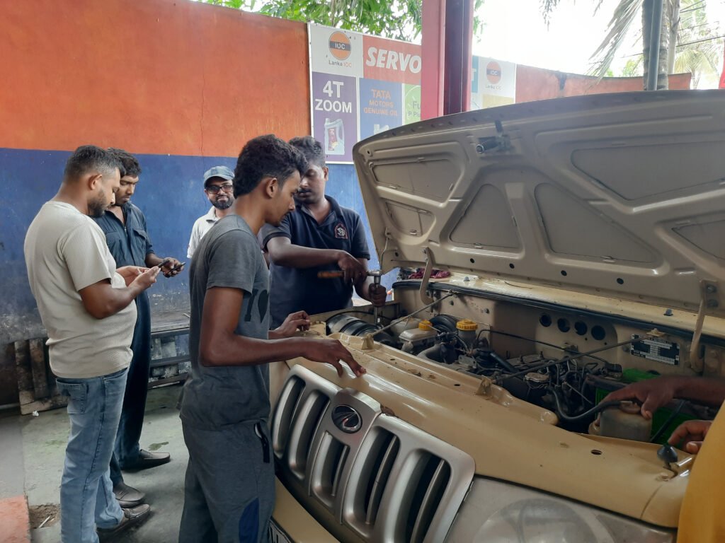 Ideal Motors Conducts Free Mahindra Vehicle Service Campaign at Senanayake Auto Service – Yapahuwa